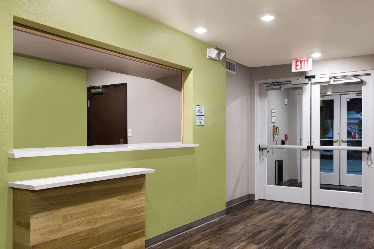 Woodspring Suites Houston Iah Airport Хъмбъл Екстериор снимка