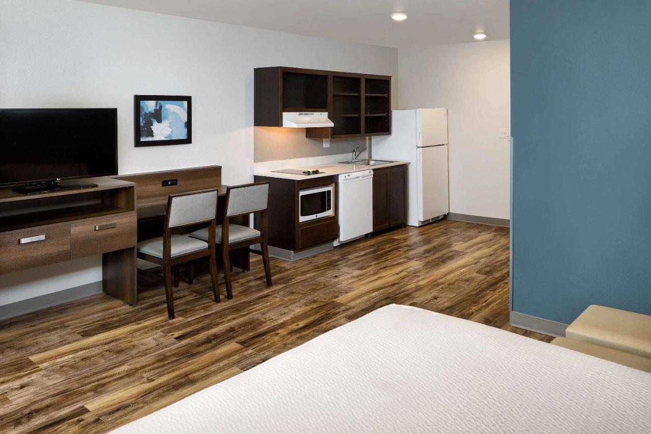 Woodspring Suites Houston Iah Airport Хъмбъл Екстериор снимка