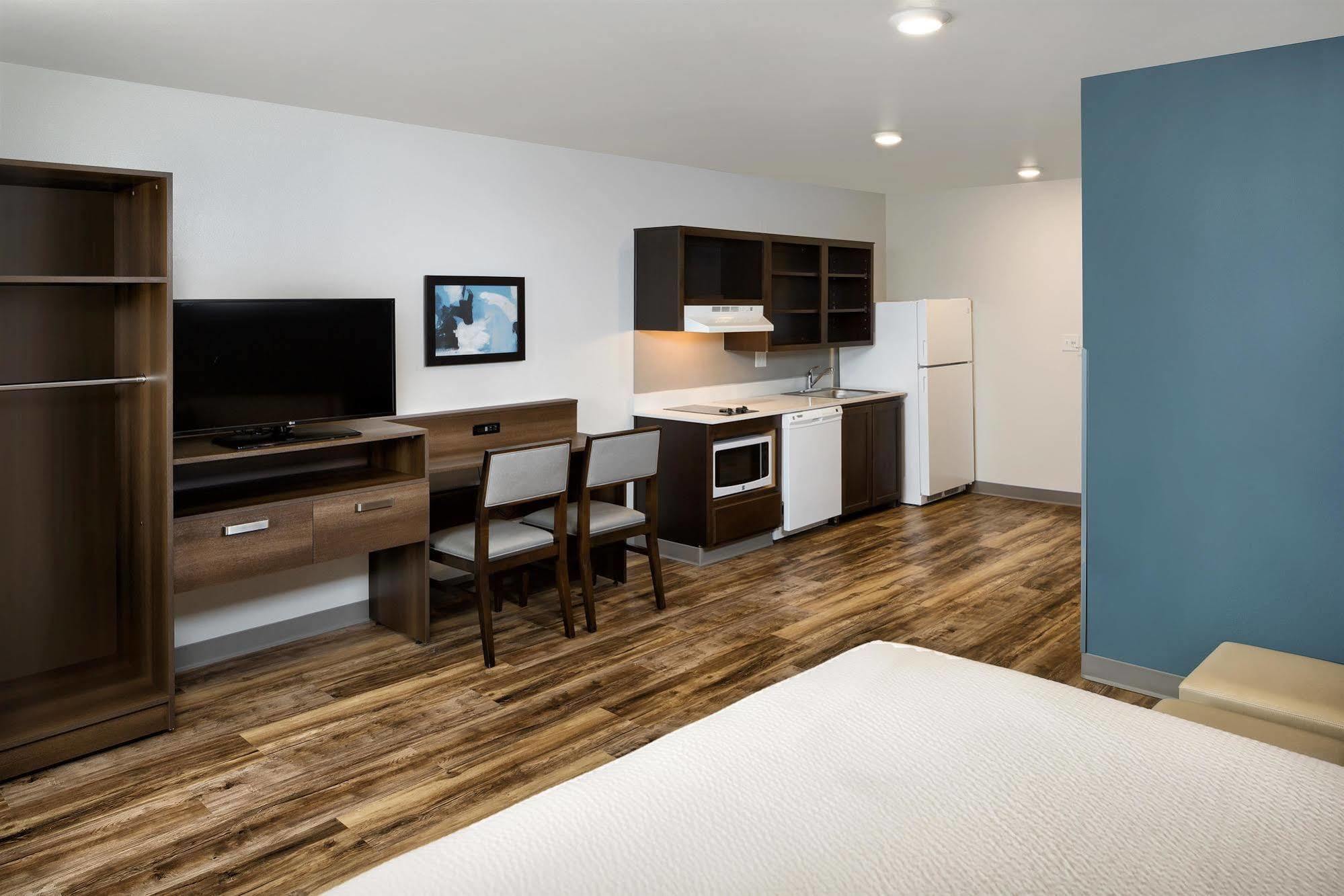 Woodspring Suites Houston Iah Airport Хъмбъл Екстериор снимка